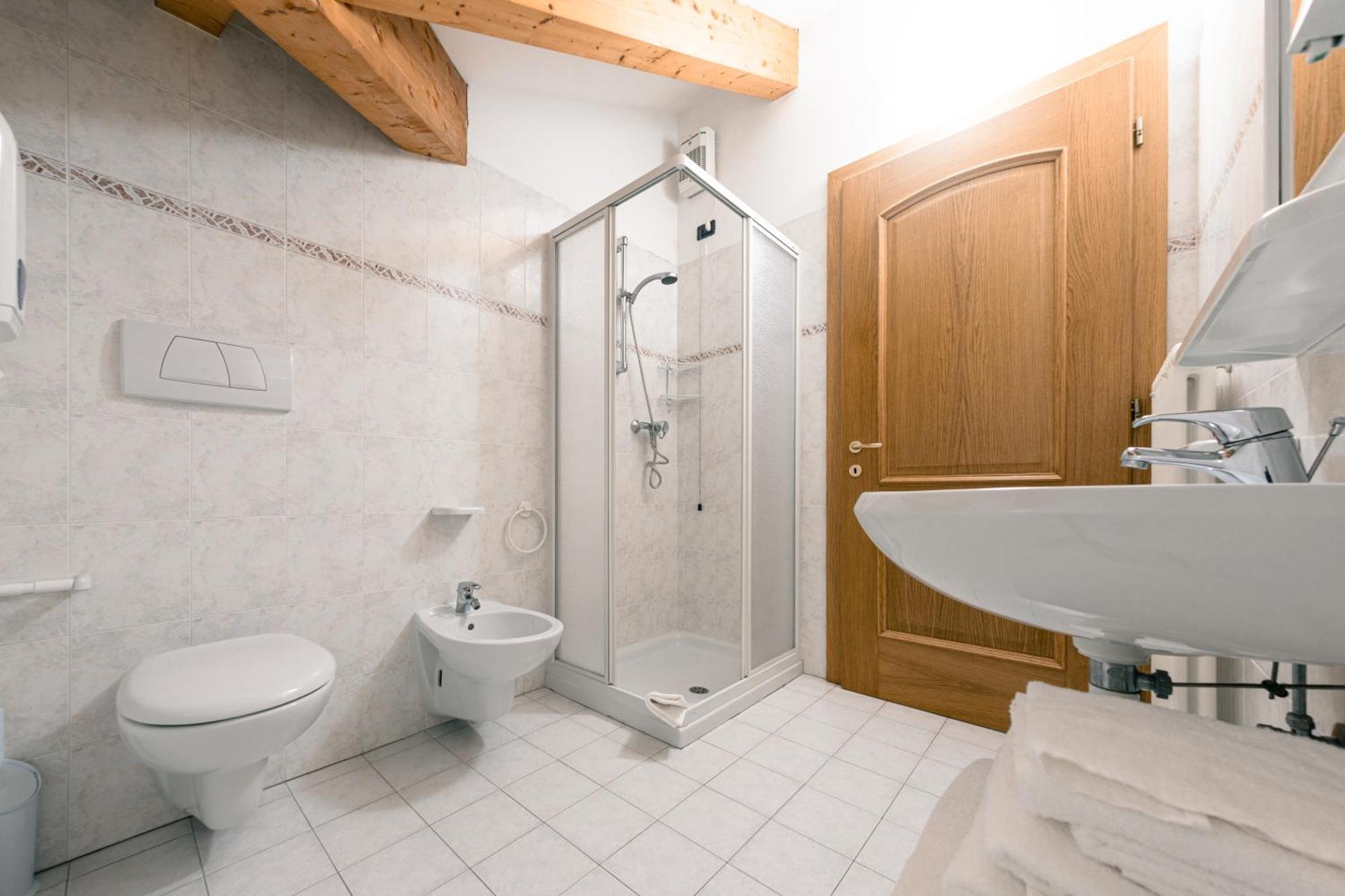 Roncegno Hotel Vittoria المظهر الخارجي الصورة